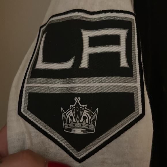 LA Kings long sleeve (M) - Picture 2 of 4
